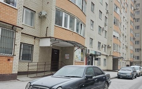 Mercedes-Benz E-Класс, 1996 год, 370 000 рублей, 1 фотография