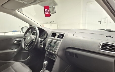 Volkswagen Polo VI (EU Market), 2015 год, 1 004 000 рублей, 13 фотография