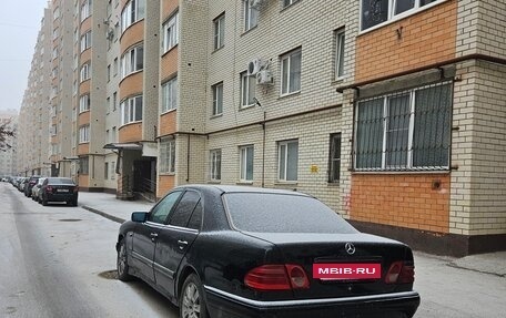 Mercedes-Benz E-Класс, 1996 год, 370 000 рублей, 4 фотография