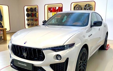 Maserati Levante I, 2021 год, 9 950 000 рублей, 9 фотография
