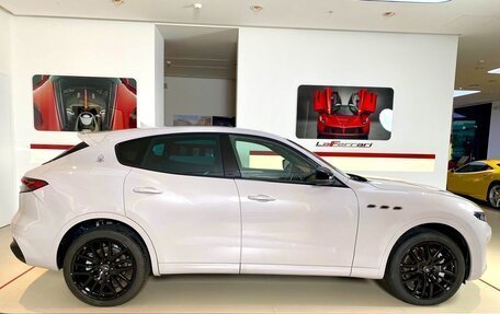 Maserati Levante I, 2021 год, 9 950 000 рублей, 13 фотография