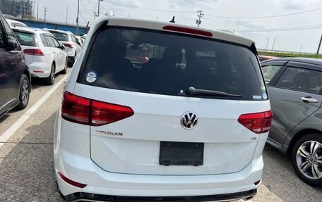 Volkswagen Touran III, 2019 год, 1 600 000 рублей, 4 фотография