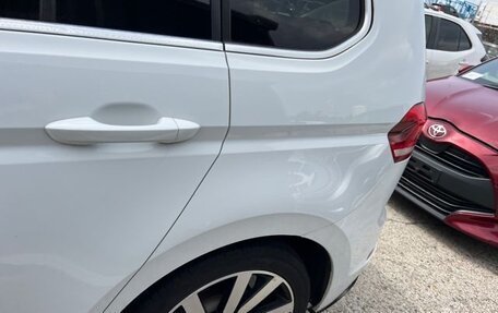 Volkswagen Touran III, 2019 год, 1 600 000 рублей, 15 фотография