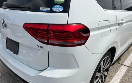 Volkswagen Touran III, 2019 год, 1 600 000 рублей, 13 фотография