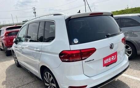 Volkswagen Touran III, 2019 год, 1 600 000 рублей, 5 фотография