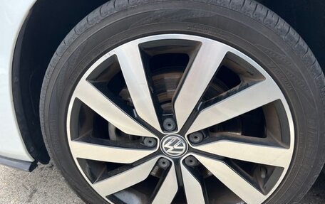 Volkswagen Touran III, 2019 год, 1 600 000 рублей, 23 фотография