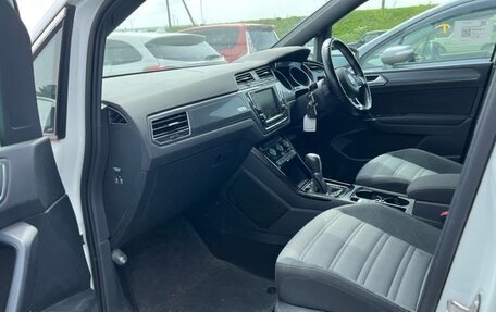 Volkswagen Touran III, 2019 год, 1 600 000 рублей, 27 фотография