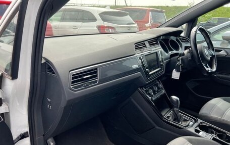 Volkswagen Touran III, 2019 год, 1 600 000 рублей, 28 фотография