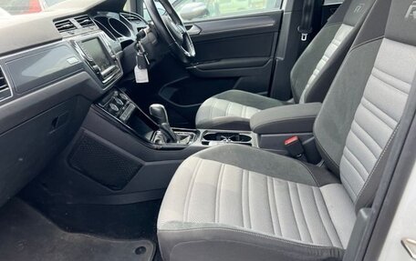 Volkswagen Touran III, 2019 год, 1 600 000 рублей, 30 фотография