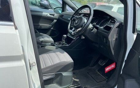 Volkswagen Touran III, 2019 год, 1 600 000 рублей, 26 фотография