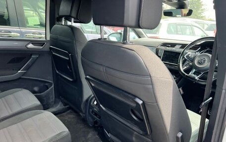 Volkswagen Touran III, 2019 год, 1 600 000 рублей, 32 фотография