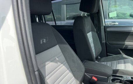 Volkswagen Touran III, 2019 год, 1 600 000 рублей, 37 фотография