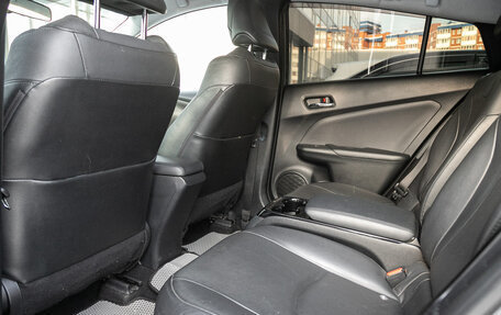 Toyota Prius IV XW50, 2017 год, 1 755 000 рублей, 13 фотография