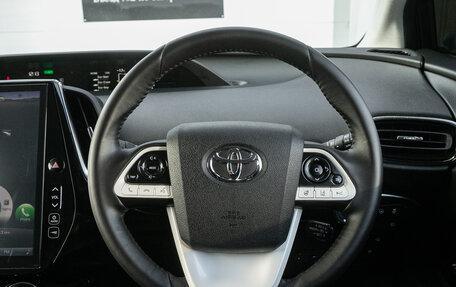 Toyota Prius IV XW50, 2017 год, 1 755 000 рублей, 16 фотография