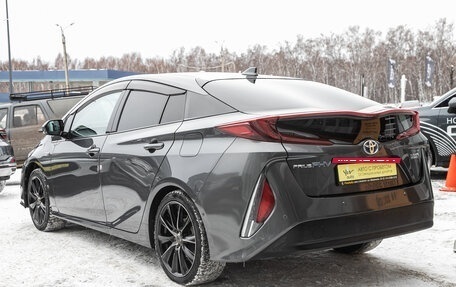 Toyota Prius IV XW50, 2017 год, 1 755 000 рублей, 9 фотография