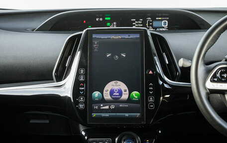 Toyota Prius IV XW50, 2017 год, 1 755 000 рублей, 15 фотография