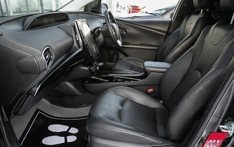 Toyota Prius IV XW50, 2017 год, 1 755 000 рублей, 11 фотография