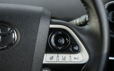 Toyota Prius IV XW50, 2017 год, 1 755 000 рублей, 18 фотография