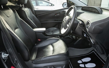 Toyota Prius IV XW50, 2017 год, 1 755 000 рублей, 19 фотография