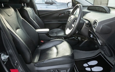 Toyota Prius IV XW50, 2017 год, 1 755 000 рублей, 20 фотография