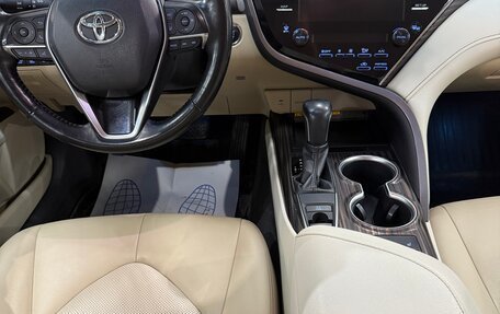 Toyota Camry, 2019 год, 2 900 000 рублей, 5 фотография