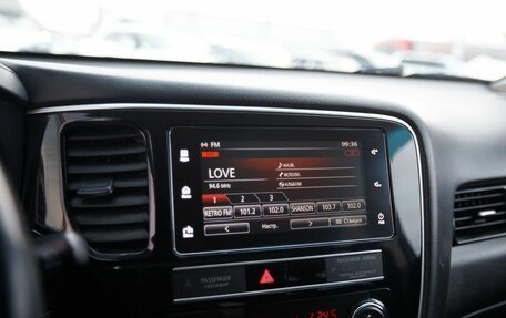 Mitsubishi Outlander III рестайлинг 3, 2019 год, 1 999 000 рублей, 13 фотография