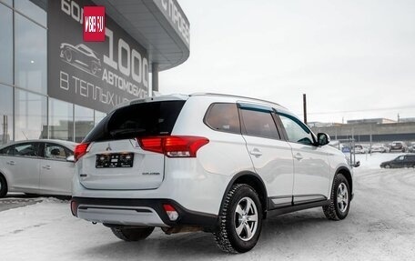 Mitsubishi Outlander III рестайлинг 3, 2019 год, 1 999 000 рублей, 6 фотография