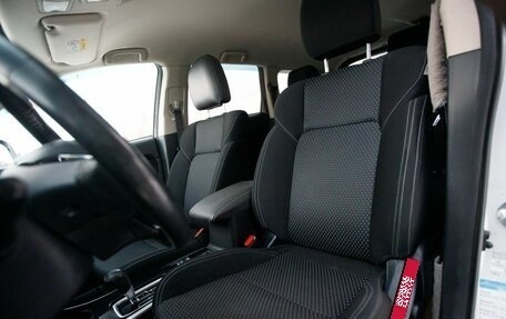 Mitsubishi Outlander III рестайлинг 3, 2019 год, 1 999 000 рублей, 11 фотография