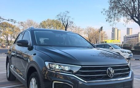 Volkswagen T-Roc I, 2022 год, 1 300 000 рублей, 6 фотография