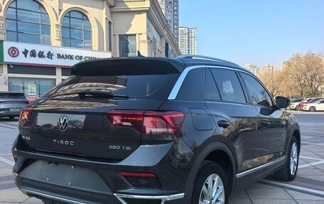 Volkswagen T-Roc I, 2022 год, 1 300 000 рублей, 5 фотография