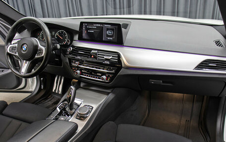 BMW 5 серия, 2018 год, 3 700 000 рублей, 10 фотография