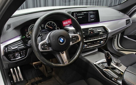 BMW 5 серия, 2018 год, 3 700 000 рублей, 15 фотография