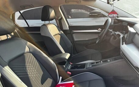 Volkswagen Golf VIII, 2021 год, 1 850 000 рублей, 2 фотография