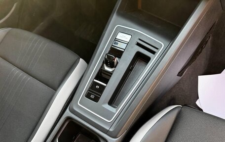 Volkswagen Golf VIII, 2021 год, 1 850 000 рублей, 13 фотография