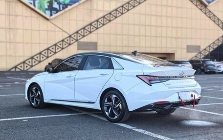 Hyundai Elantra, 2021 год, 1 250 000 рублей, 5 фотография