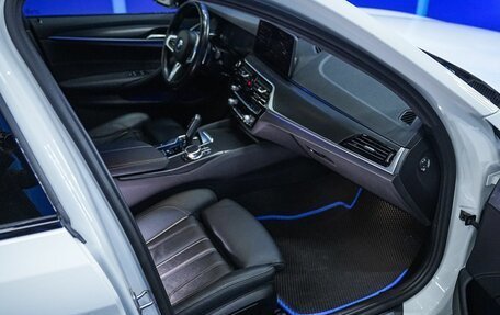 BMW 5 серия, 2021 год, 5 999 999 рублей, 13 фотография