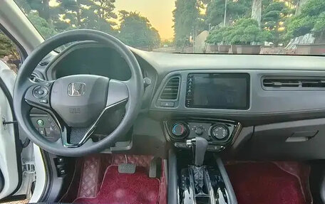 Honda Vezel, 2022 год, 1 097 000 рублей, 8 фотография