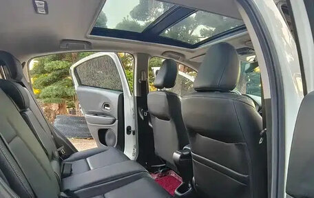 Honda Vezel, 2022 год, 1 097 000 рублей, 12 фотография