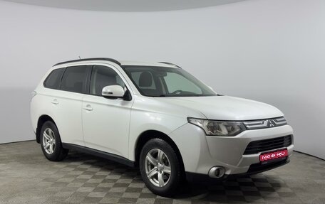 Mitsubishi Outlander III рестайлинг 3, 2013 год, 1 378 200 рублей, 1 фотография
