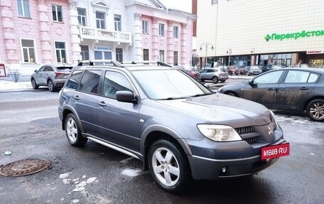 Mitsubishi Outlander III рестайлинг 3, 2004 год, 755 000 рублей, 2 фотография