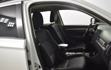 Mitsubishi Outlander III рестайлинг 3, 2013 год, 1 378 200 рублей, 8 фотография