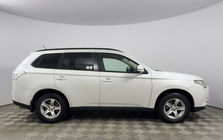 Mitsubishi Outlander III рестайлинг 3, 2013 год, 1 378 200 рублей, 5 фотография