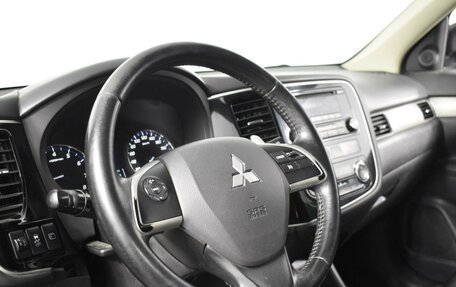 Mitsubishi Outlander III рестайлинг 3, 2013 год, 1 378 200 рублей, 12 фотография