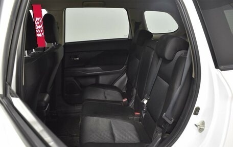 Mitsubishi Outlander III рестайлинг 3, 2013 год, 1 378 200 рублей, 9 фотография