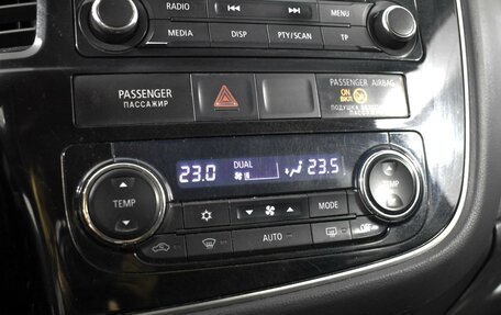 Mitsubishi Outlander III рестайлинг 3, 2013 год, 1 378 200 рублей, 18 фотография