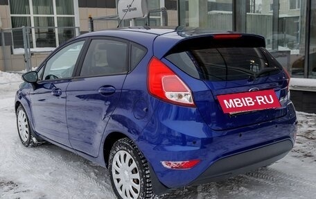 Ford Fiesta, 2015 год, 898 000 рублей, 3 фотография