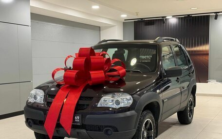 Chevrolet Niva I рестайлинг, 2017 год, 875 000 рублей, 1 фотография