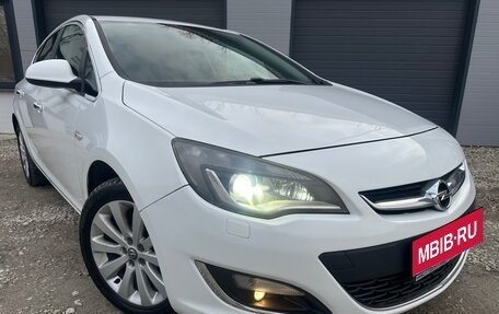 Opel Astra J, 2013 год, 775 000 рублей, 1 фотография