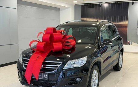 Volkswagen Tiguan I, 2011 год, 1 355 000 рублей, 1 фотография