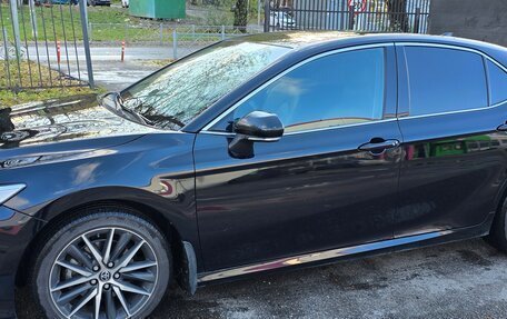 Toyota Camry, 2021 год, 2 600 000 рублей, 3 фотография